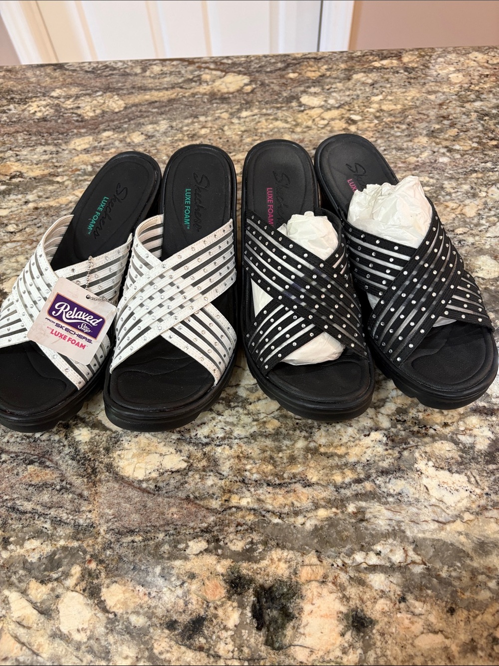 NWT Skechers 2 Pair Luxe Foam Sandals